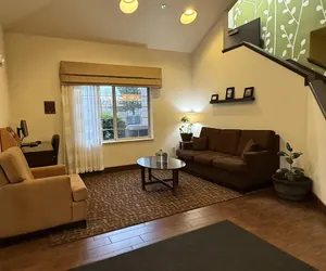 Photo 2 - SureStay by Best Western Roseburg