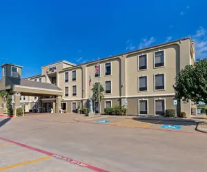 Photo 2 - Comfort Inn Corsicana East