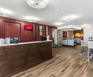 Photo 3 - Red Roof Inn Morton Grove