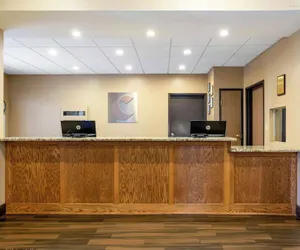 Photo 3 - Comfort Inn and Suites Pittsburg