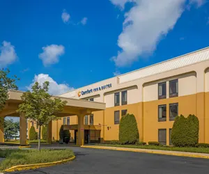 Photo 2 - Comfort Inn & Suites Mt. Holly - Westampton