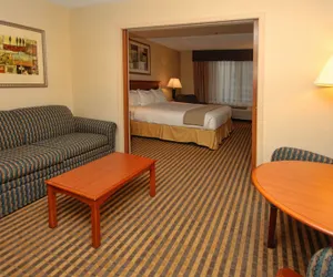 Photo 5 - Kalamazoo Hotel and Suites