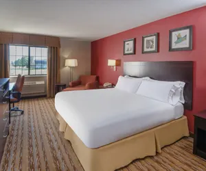 Photo 5 - Holiday Inn Express & Suites Wauseon by IHG