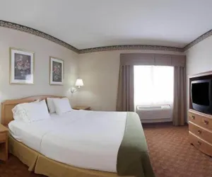 Photo 4 - Holiday Inn Express & Suites Wauseon by IHG