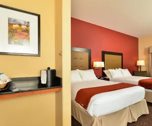 Photo 4 - Holiday Inn Express Vancouver North - Salmon Creek, an IHG Hotel