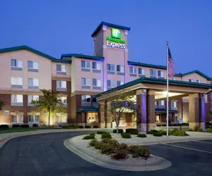 Photo 2 - Holiday Inn Express & Suites Vadnais Heights, an IHG Hotel