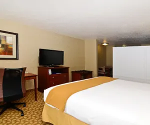 Photo 3 - Holiday Inn Express Hotel & Suites Fort Atkinson by IHG