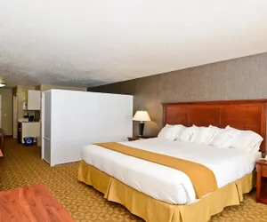 Photo 4 - Holiday Inn Express Hotel & Suites Fort Atkinson, an IHG Hotel