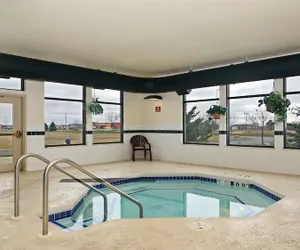 Photo 2 - Holiday Inn Express Hotel & Suites Fort Atkinson by IHG