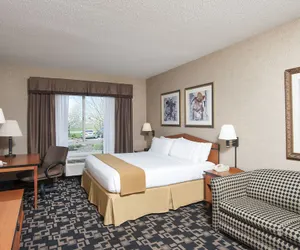 Photo 4 - Holiday Inn Express Hotel & Suites Greenwood, an IHG Hotel