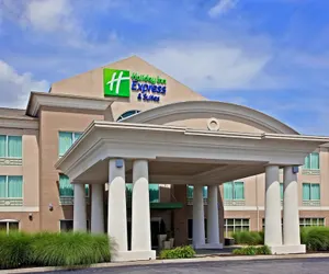 Photo 2 - Holiday Inn Express Hotel & Suites Greenwood, an IHG Hotel