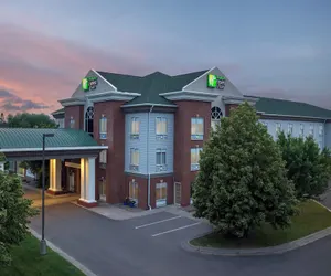 Photo 2 - Holiday Inn Express & Suites Superior, an IHG Hotel