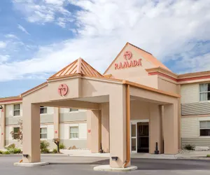 Photo 2 - Ramada by Wyndham Angola/Fremont Area