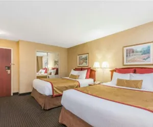 Photo 4 - Lancaster Suites