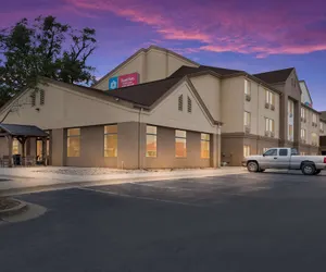 Photo 2 - SureStay Plus Hotel by Best Western Coralville Iowa City