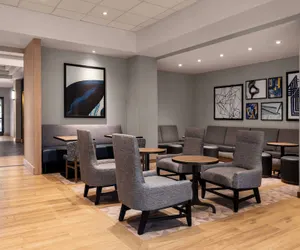 Photo 3 - Hyatt Place Orlando Airport