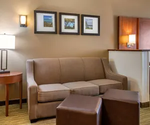 Photo 5 - Comfort Suites North