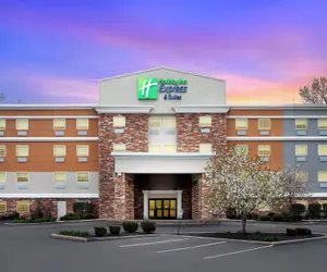 Photo 2 - Holiday Inn Express & Suites - North Carmel / Westfield, an IHG Hotel