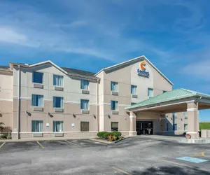 Photo 2 - Comfort Inn And Suites