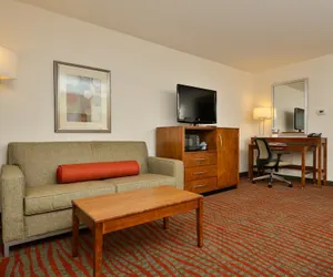 Photo 4 - Holiday Inn Express Boston - Milford, an IHG Hotel