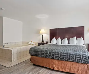 Photo 4 - Best Western Oakbrook Inn