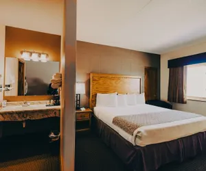 Photo 2 - Wrangler Inn