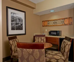 Photo 5 - Russell Inn & Suites