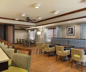 Photo 2 - Hampton Inn Franklin/Milford