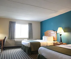 Photo 4 - American Inn and Suites