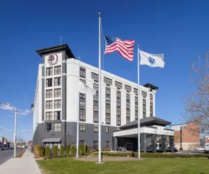 Photo 2 - Doubletree By Hilton Boston Logan Airport Chelsea