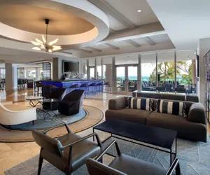 Photo 5 - DoubleTree Resort & Spa by Hilton Ocean Point-N. Miami Beach