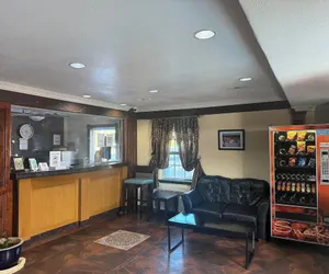 Photo 4 - Economy Lodge by Hotel O Texas City