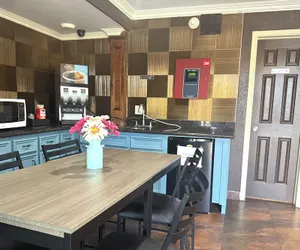 Photo 4 - Economy Lodge by Hotel O Texas City