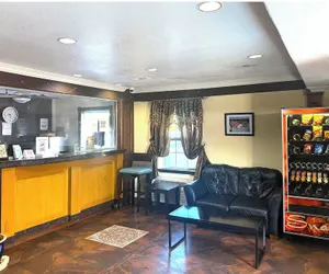 Photo 3 - Economy Lodge by Hotel O Texas City
