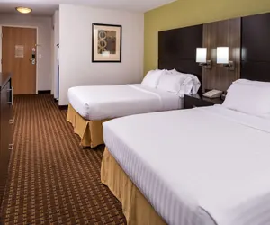 Photo 4 - Holiday Inn Express & Suites Bucyrus by IHG