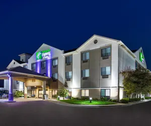 Photo 2 - Holiday Inn Express Hotel & Suites Belleville, an IHG Hotel