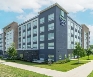 Photo 2 - Holiday Inn Express & Suites Mall of America - MSP Airport by IHG
