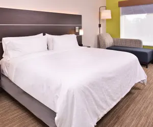 Photo 5 - Holiday Inn Express & Suites Mall of America - MSP Airport, an IHG Hotel