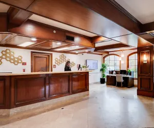 Photo 3 - Ayres Suites Mission Viejo – Lake Forest