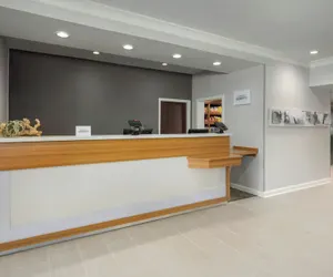 Photo 5 - SpringHill Suites by Marriott Herndon Reston