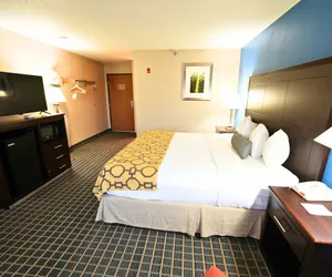 Photo 4 - Baymont by Wyndham Marshalltown