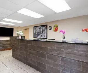 Photo 3 - Super 8 by Wyndham Columbus
