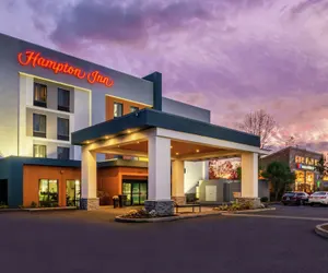 Photo 2 - Hampton Inn Eugene
