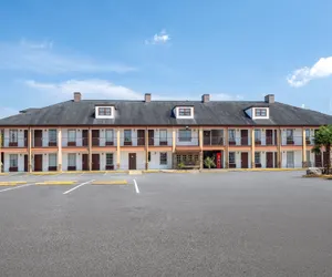 Photo 2 - Baymont by Wyndham Commerce GA Near Tanger Outlets Mall