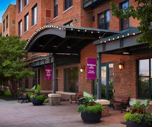 Photo 2 - Residence Inn Minneapolis Downtown at The Depot by Marriott