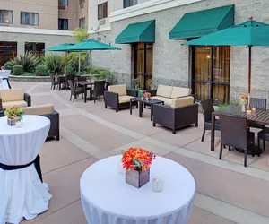 Photo 3 - Courtyard by Marriott Sacramento Midtown