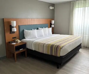 Photo 5 - Country Inn & Suites by Radisson, Shelby, NC