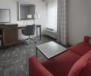 Photo 4 - Hampton Inn Boston - Logan Airport