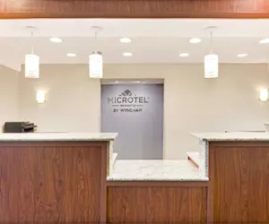 Photo 3 - Microtel Inn & Suites by Wyndham Urbandale/Des Moines