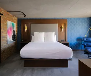 Photo 3 - Bally's Baton Rouge Hotel
